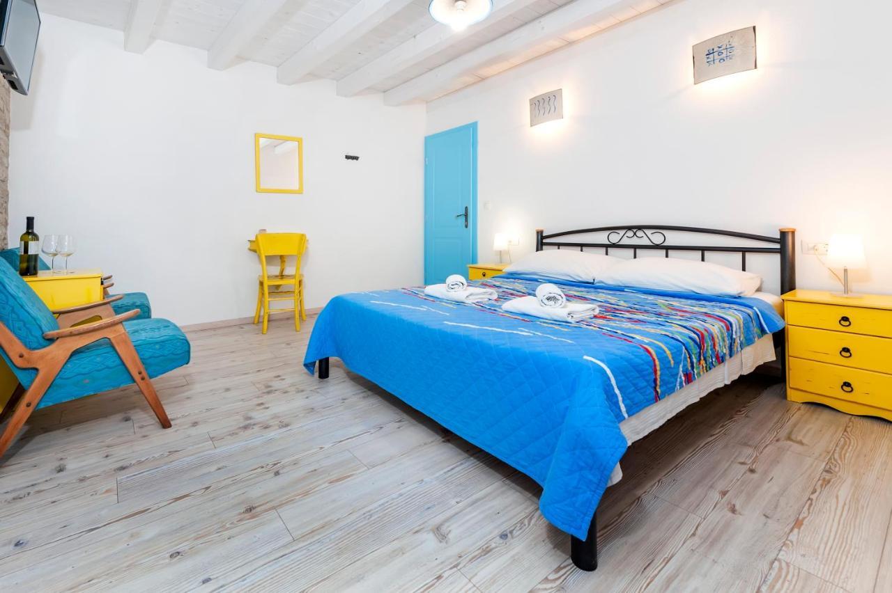 Apartments&Rooms La casa Barbaro Rovigno Esterno foto
