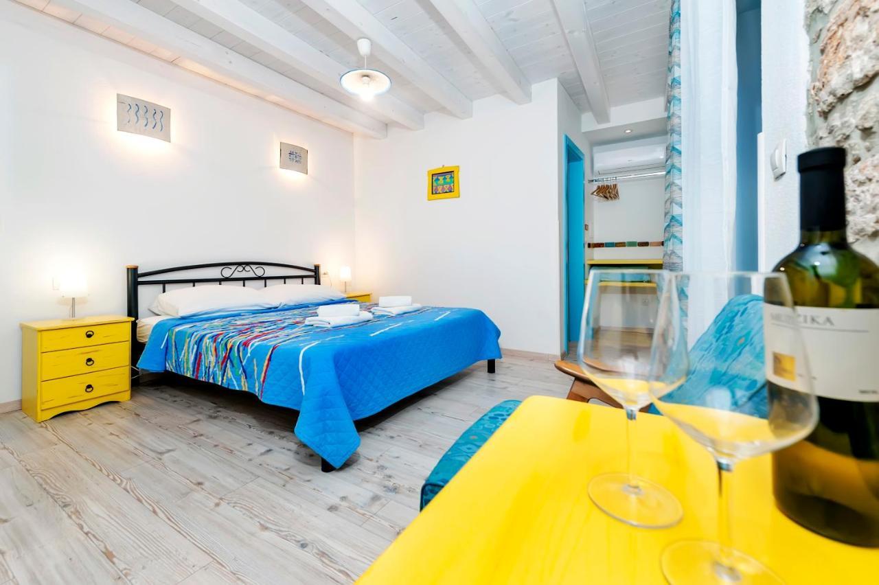 Apartments&Rooms La casa Barbaro Rovigno Esterno foto